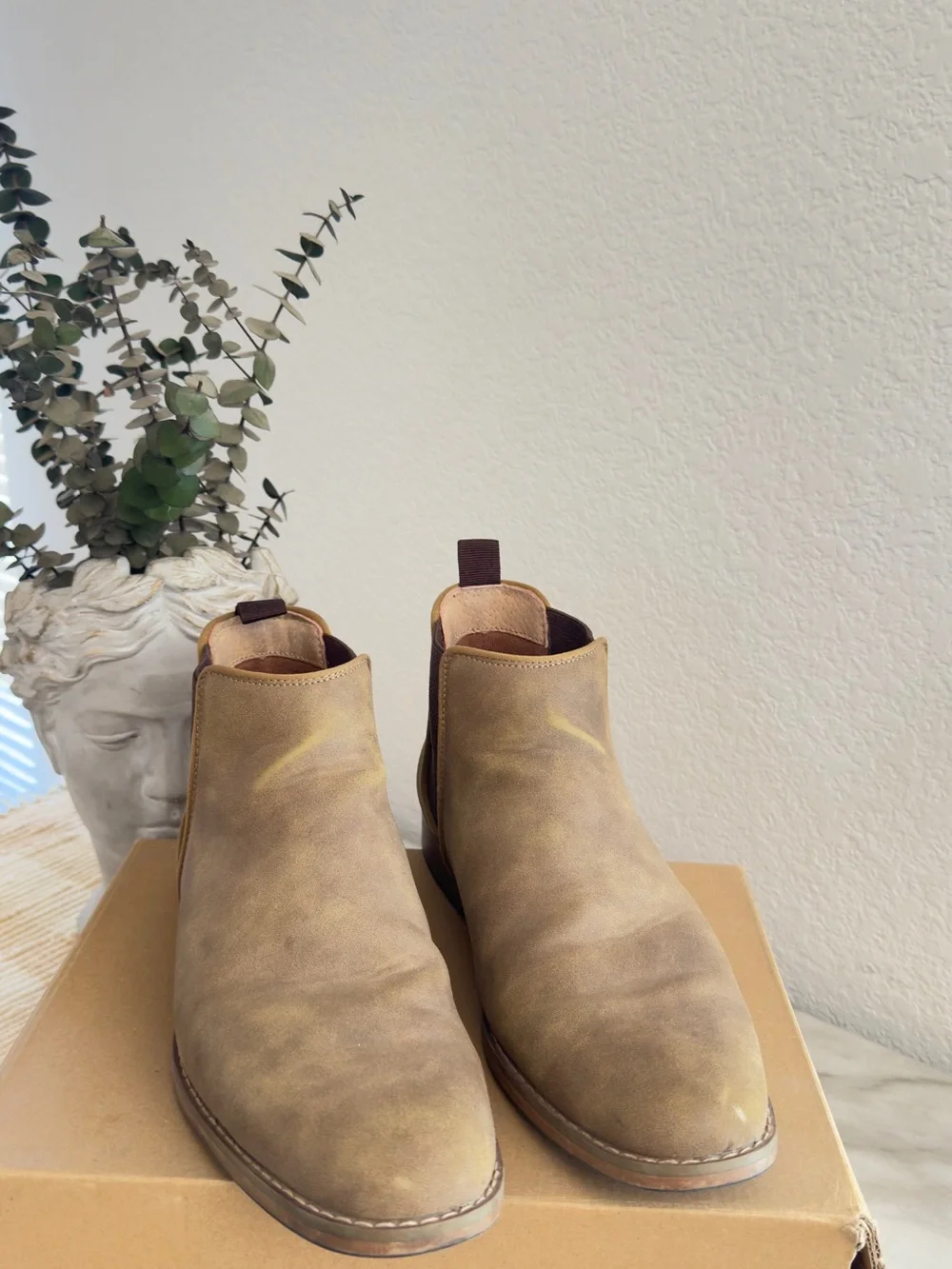 Men's Chukka Boots in Light Brown Suede-Style with Elastic Sides